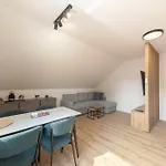 شقة Yellow And ليوبليانا