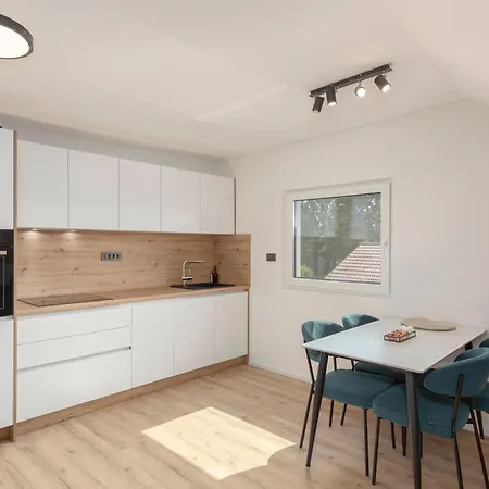 Yellow And Lägenhet Ljubljana