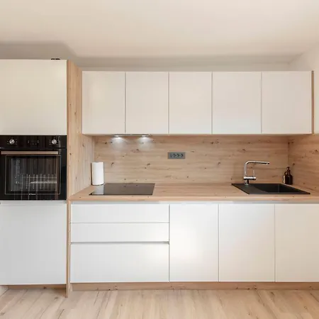 Апартаменты Yellow And Любляна