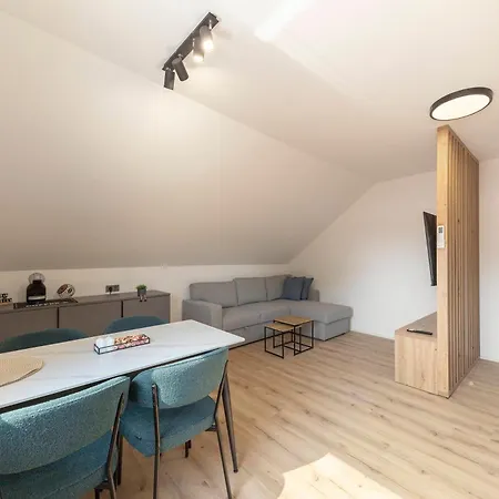 Apartment Yellow And Ljubljana